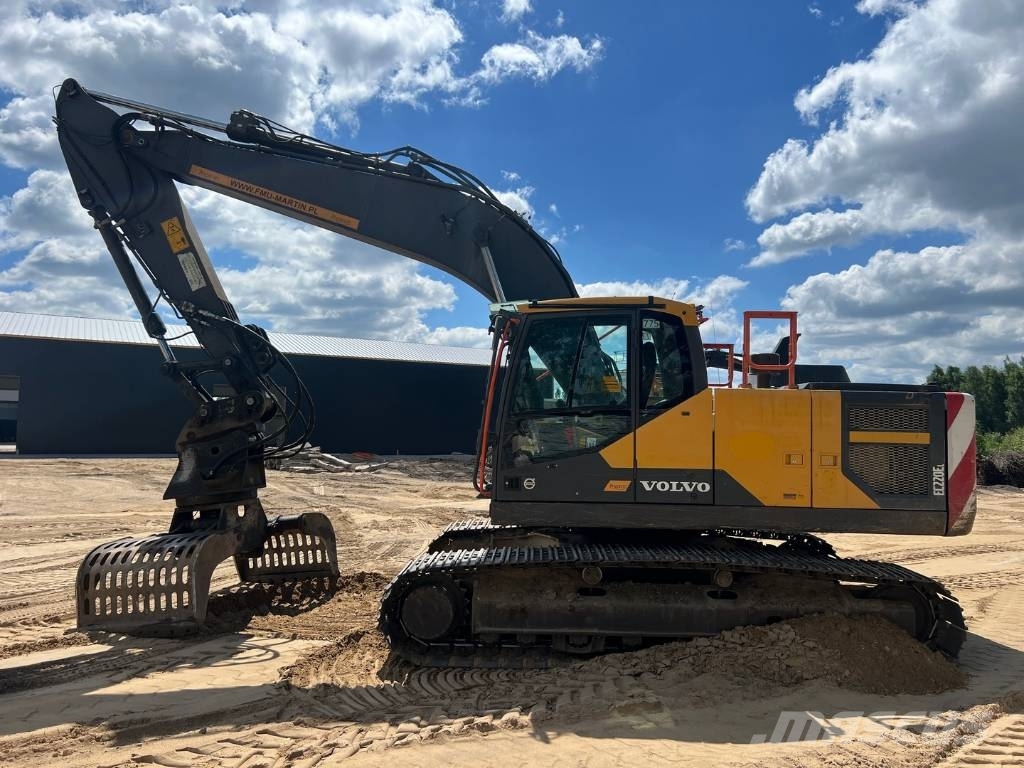 Volvo EC 220 DL 履带挖掘机