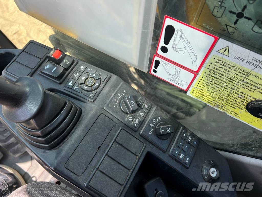 Volvo EC 220 DL 履带挖掘机