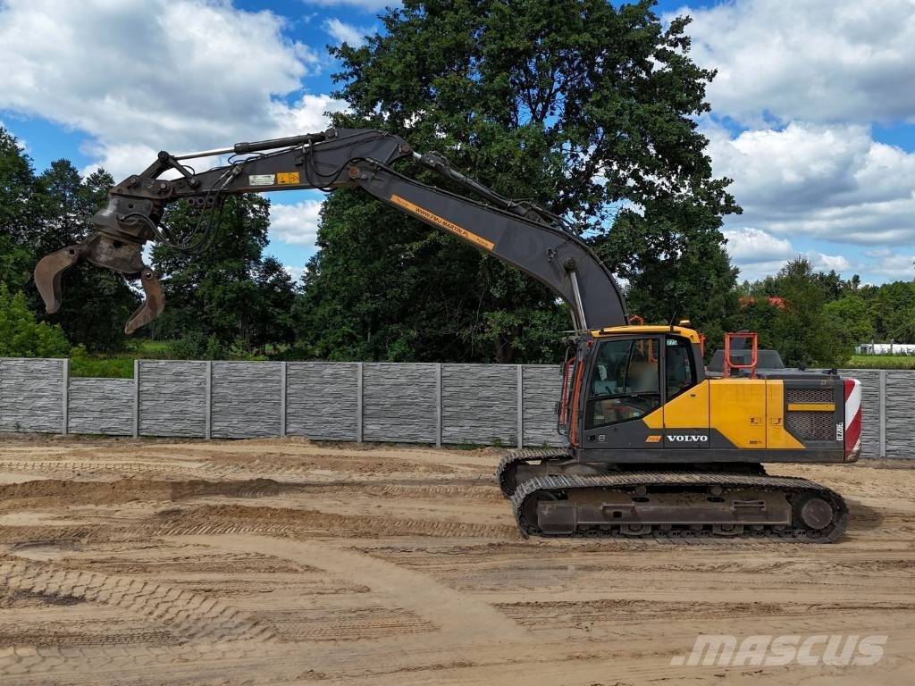 Volvo EC 220 DL 履带挖掘机