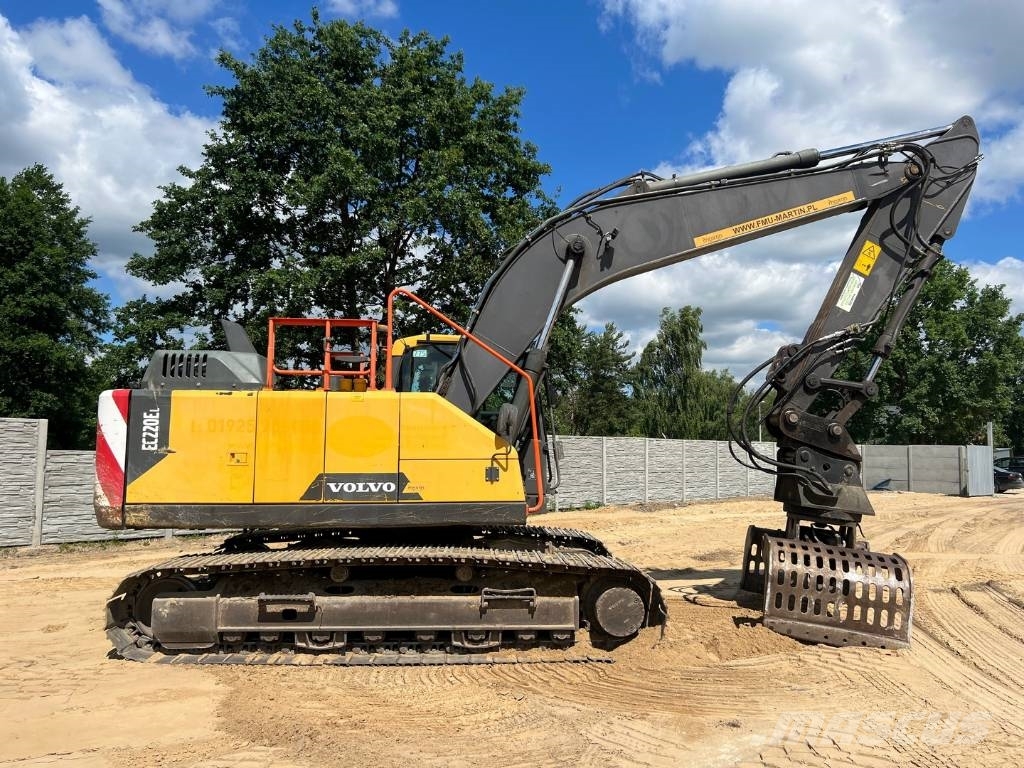 Volvo EC 220 DL 履带挖掘机