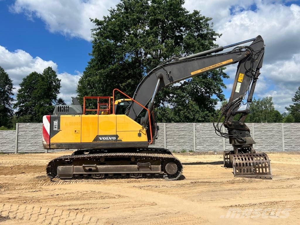 Volvo EC 220 DL 履带挖掘机
