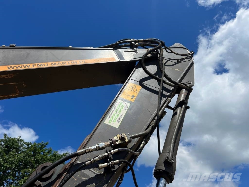Volvo EC 220 DL 履带挖掘机