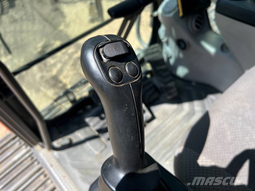Volvo EC 220 DL 履带挖掘机