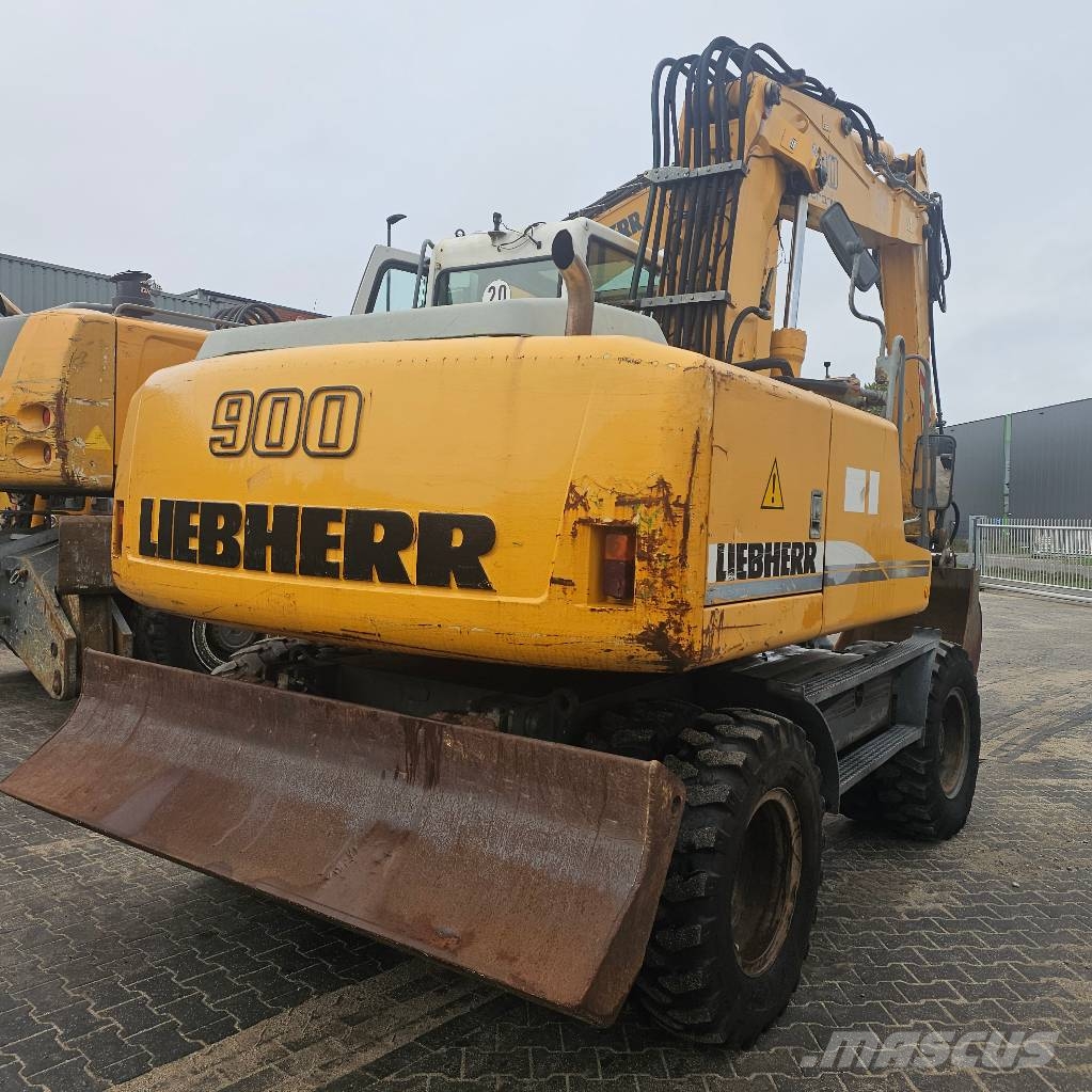 Liebherr 900 C حفارات بعجل