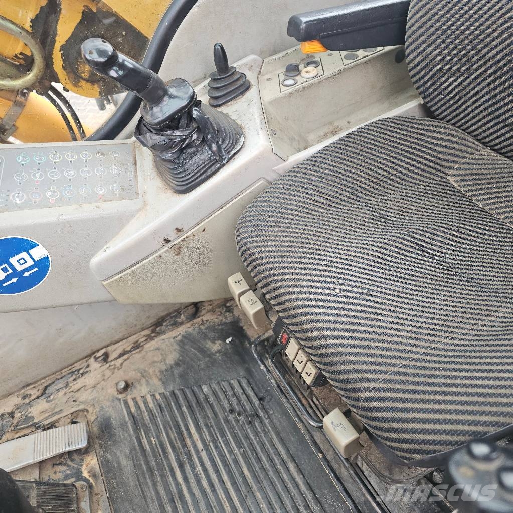 Liebherr 900 C حفارات بعجل