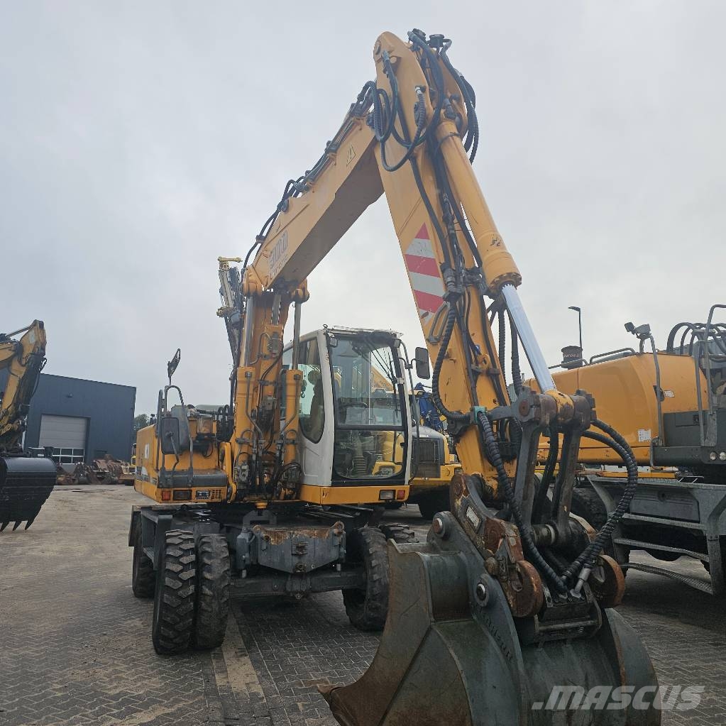 Liebherr 900 C حفارات بعجل