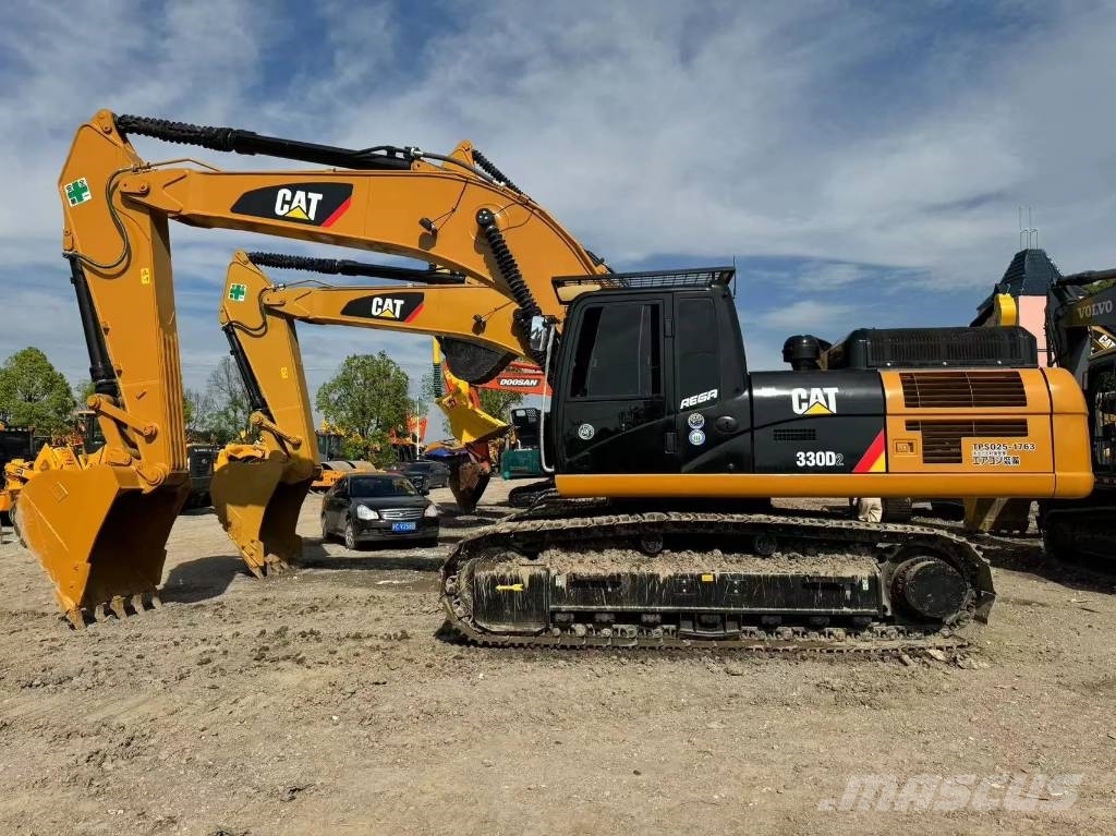 CAT 330 D2 Escavadeiras Midi 7t - 12t
