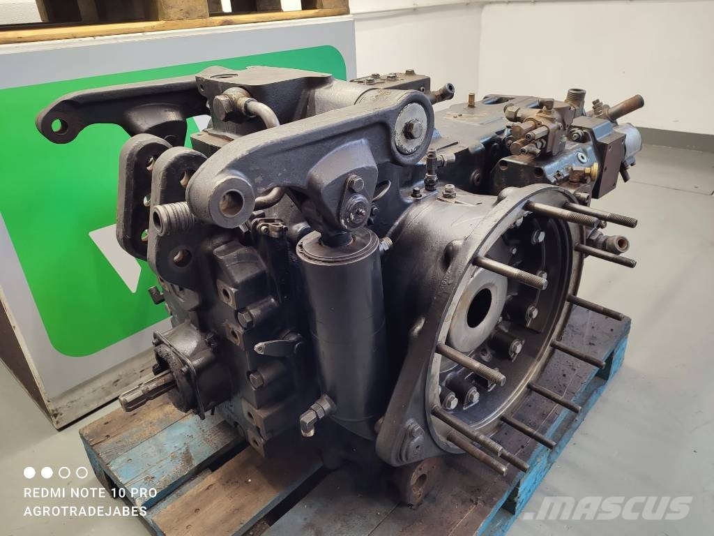 Steyr Differential 84371440 Steyr 6175 CVT Getriebe