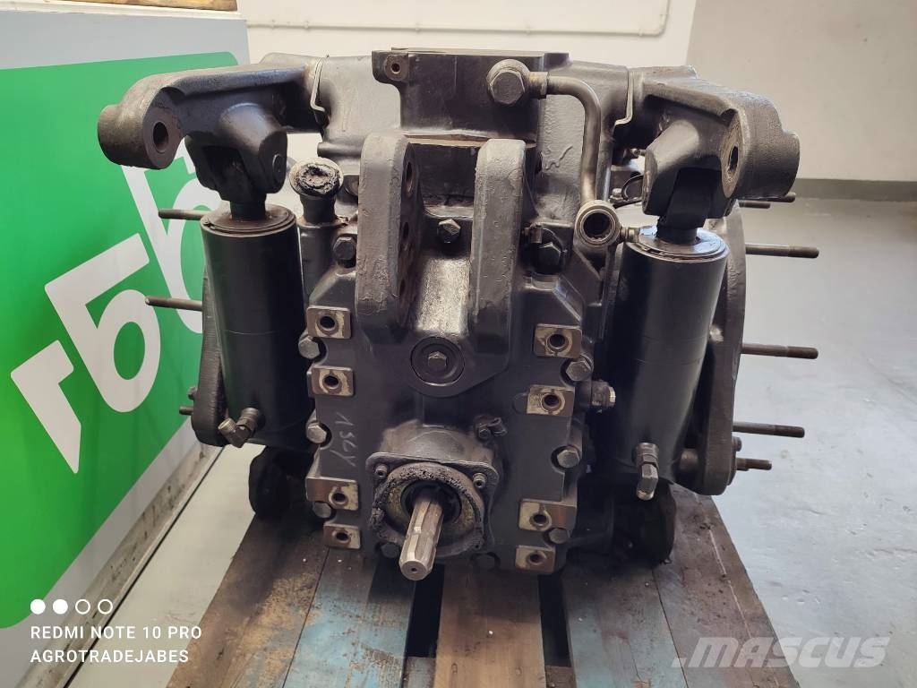 Steyr Differential 84371440 Steyr 6175 CVT Getriebe