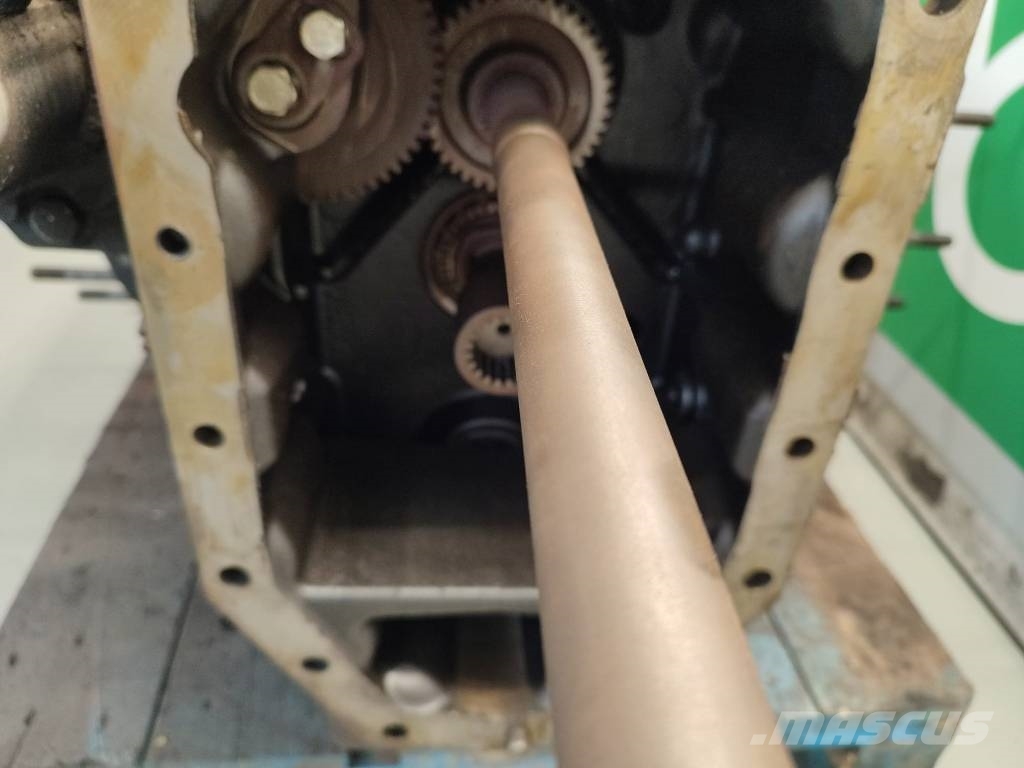Steyr Differential 84371440 Steyr 6175 CVT Getriebe