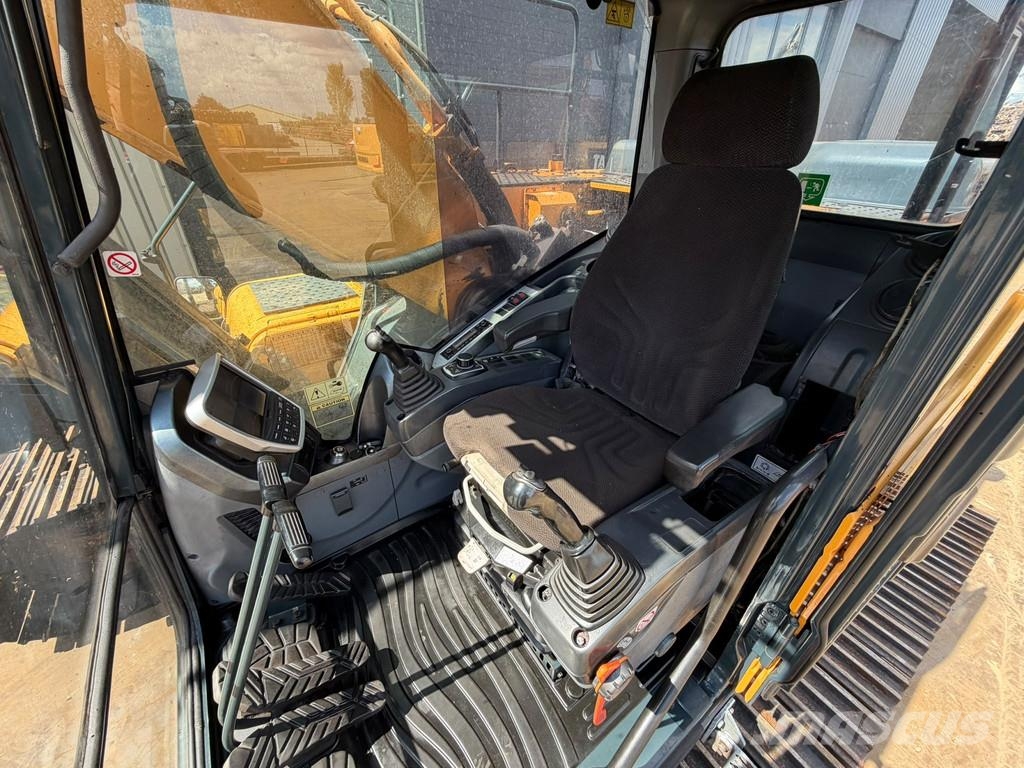 Hyundai HX330 Excavatoare pe șenile