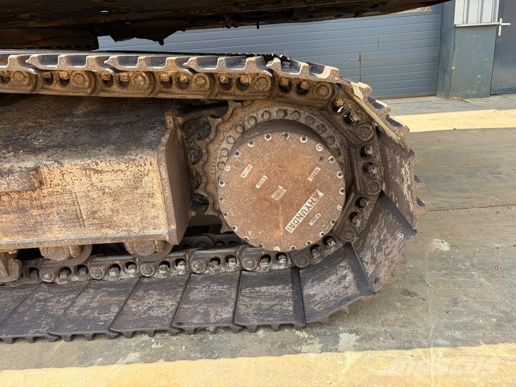 Hyundai HX330 Excavatoare pe șenile