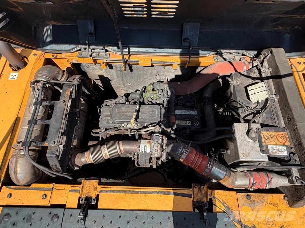Hyundai HX330 Excavatoare pe șenile