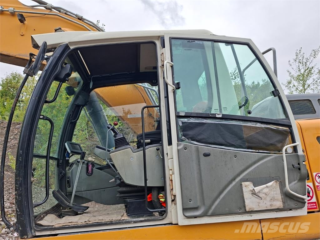Liebherr R 926 LC Iné