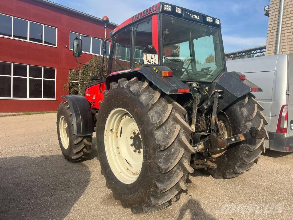 Valtra Valmet 8450 الجرارات