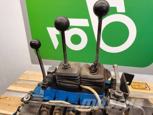 Merlo 40.18 Roto hydraulic distributor Hydraulika