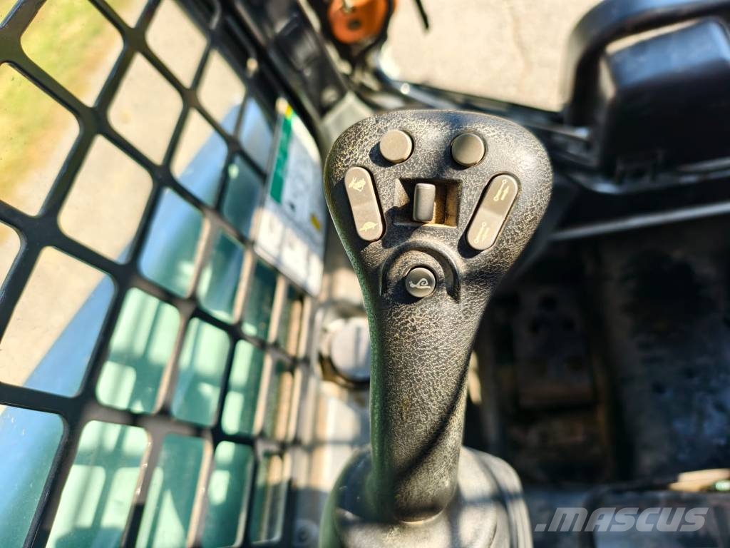 Bobcat S450 لوادر انزلاقية التوجيه