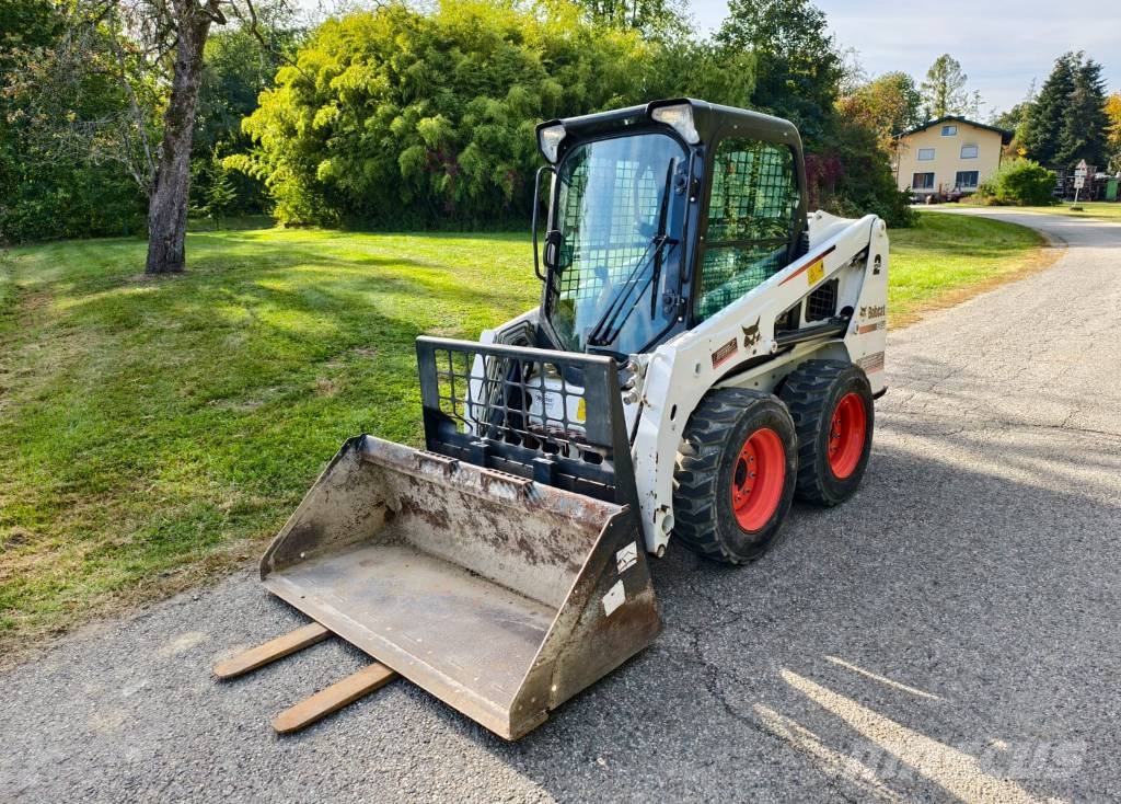 Bobcat S450 لوادر انزلاقية التوجيه