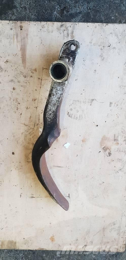 Komatsu 365 DELIMBING KNIFE REAR RIGHT Výložníky a lžíce
