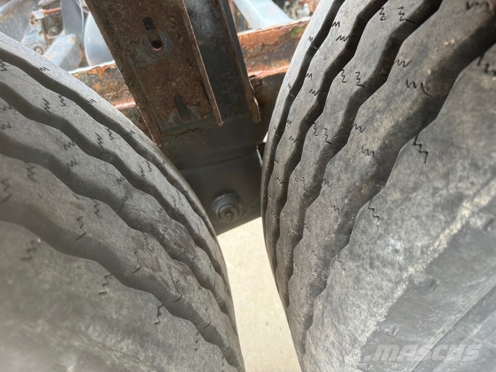 ADR axle unit ADR 16 T trailer axle unit 385/65 R2 Осі