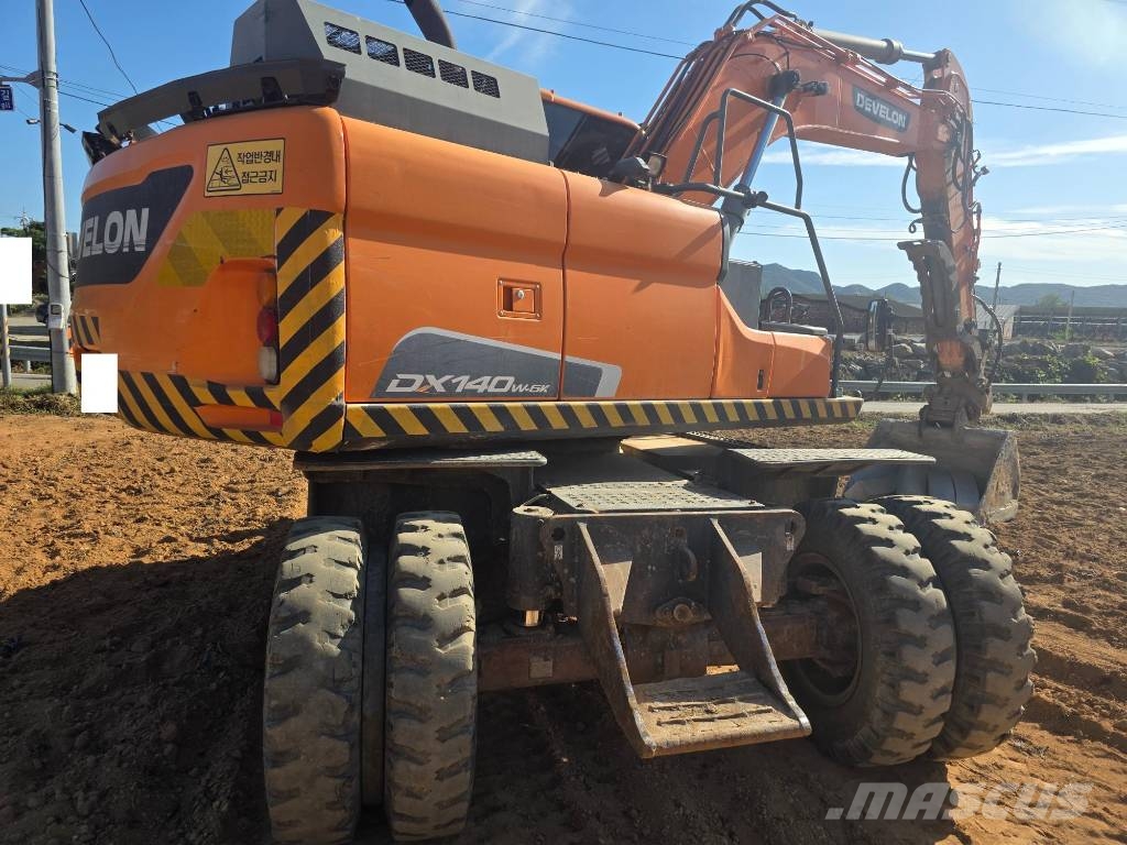 Doosan DX140W-5K Gumikerekes kotrók