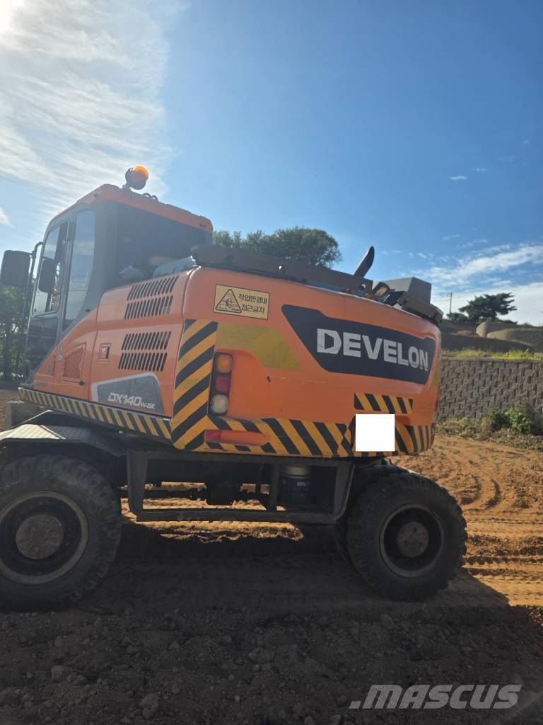 Doosan DX140W-5K Gumikerekes kotrók