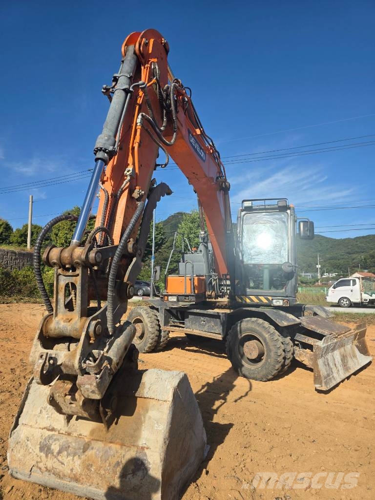 Doosan DX140W-5K Gumikerekes kotrók