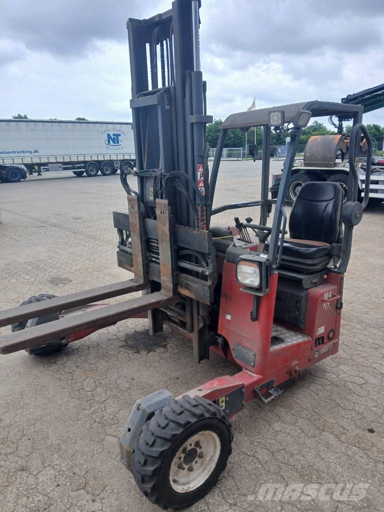 Moffett M4 25.4 NX Dizelski viličarji