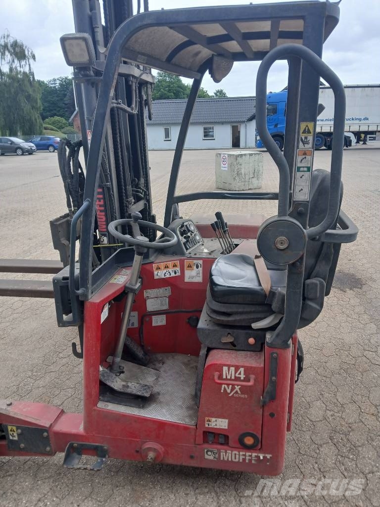 Moffett M4 25.4 NX Dizelski viličarji