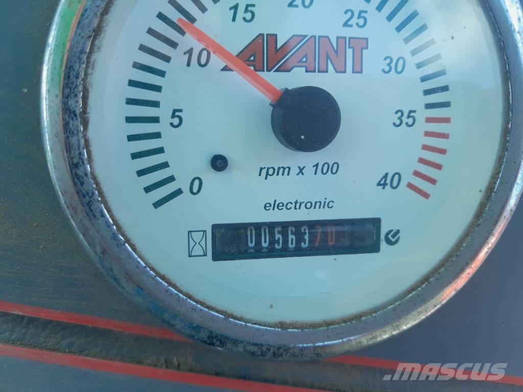 Avant M 528 E Mini nakladalci