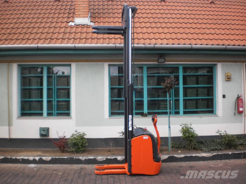 Linde L14 /372/ SHORT LEGS V-1052 OB Χειροκίνητα παλετοφόρα