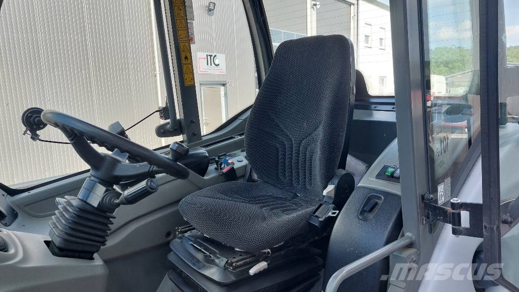 Kramer 5075 / 2x stock Wielladers