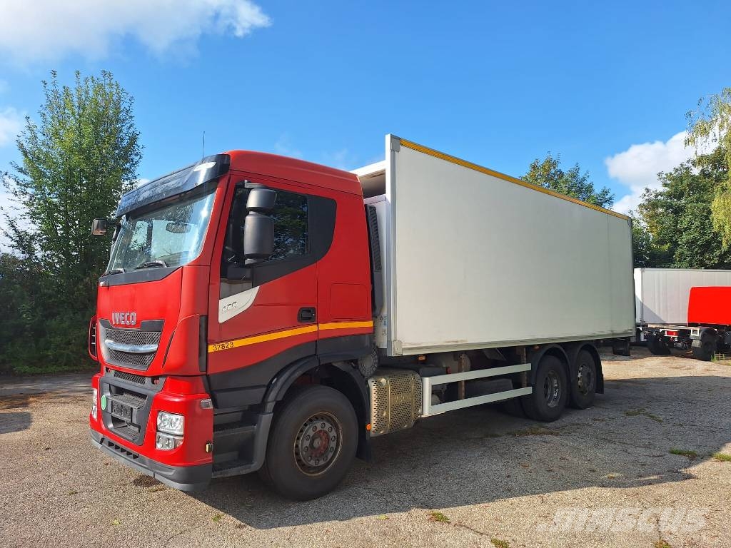 Iveco Stralis 260 S42 Camiones portavehículos