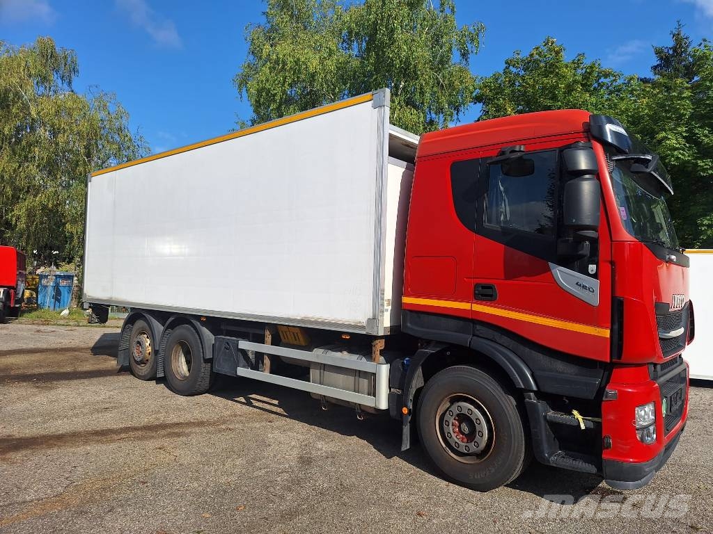 Iveco Stralis 260 S42 Camiones portavehículos