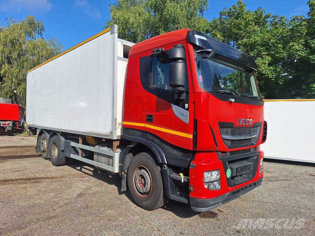 Iveco Stralis 260 S42 Camiones portavehículos