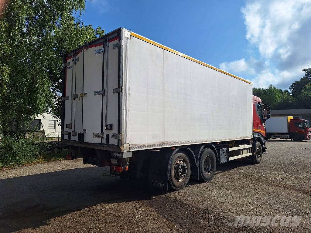 Iveco Stralis 260 S42 Camiones portavehículos