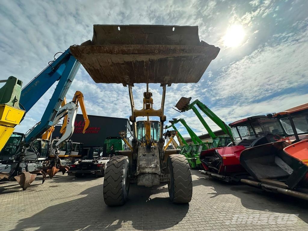 Komatsu WA 470-5H Cargadoras sobre ruedas