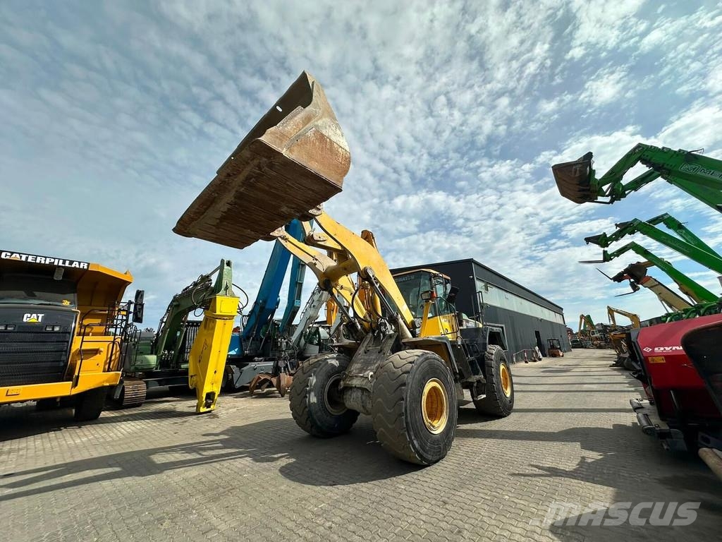 Komatsu WA 470-5H Cargadoras sobre ruedas