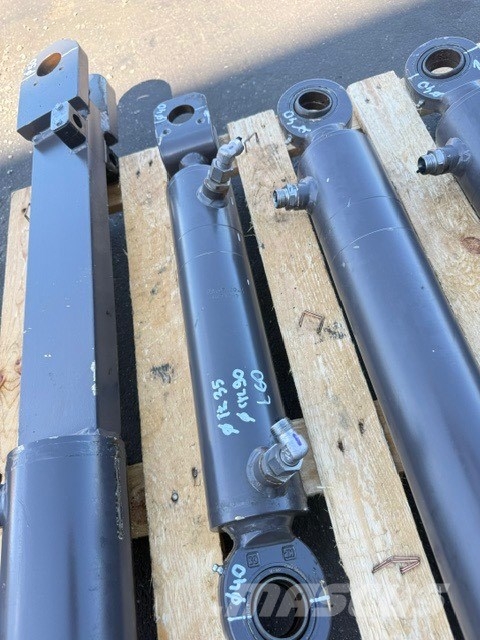 Hitachi ZW 95-6 used hydraulic parts complet هيدروليات