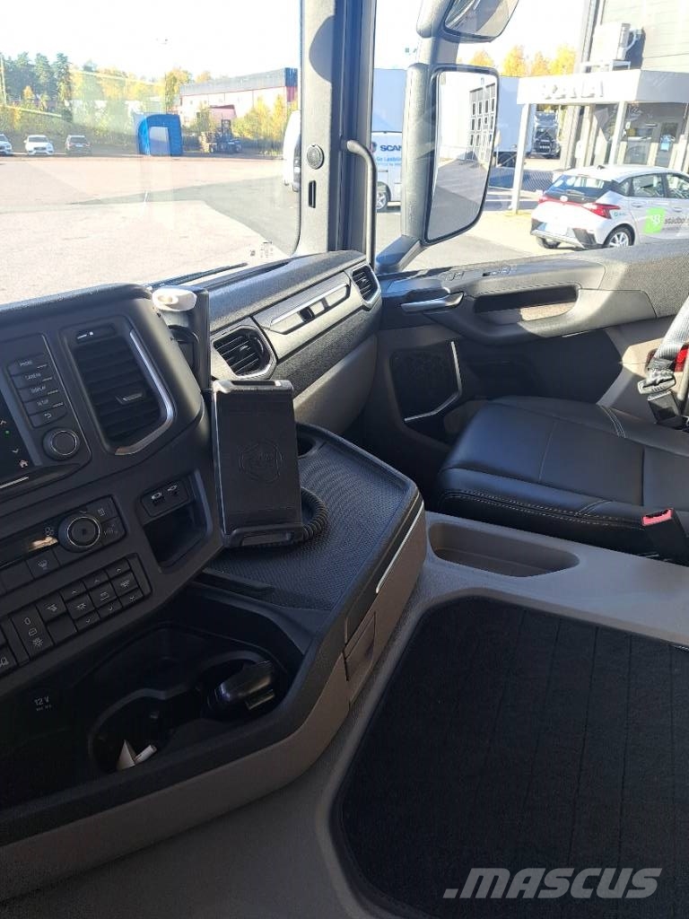 Scania R410 6X2*4 CBG 貨箱式卡車