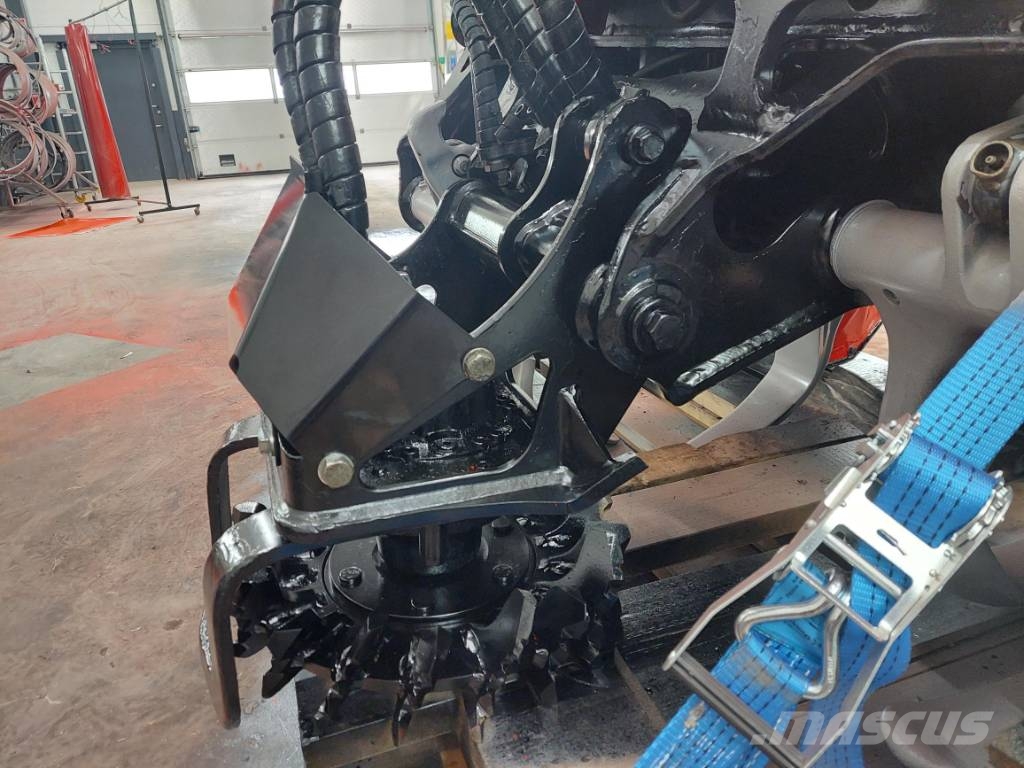 Komatsu C123.1 Betakarító fejek