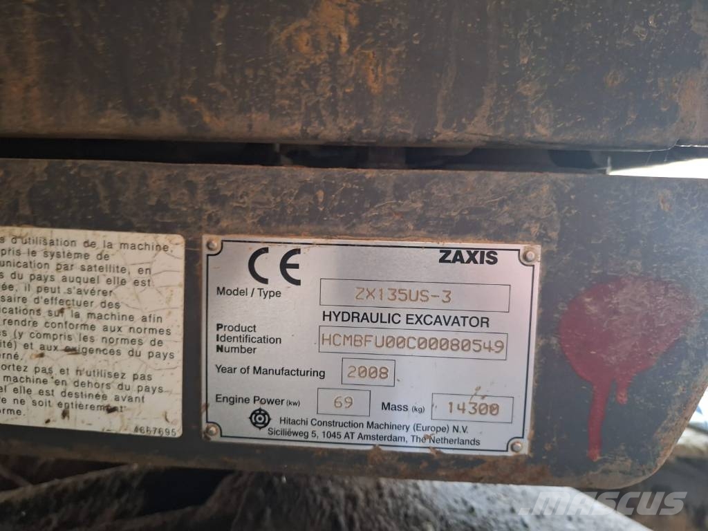 Hitachi ZX 135 US-3 حفارات زحافة
