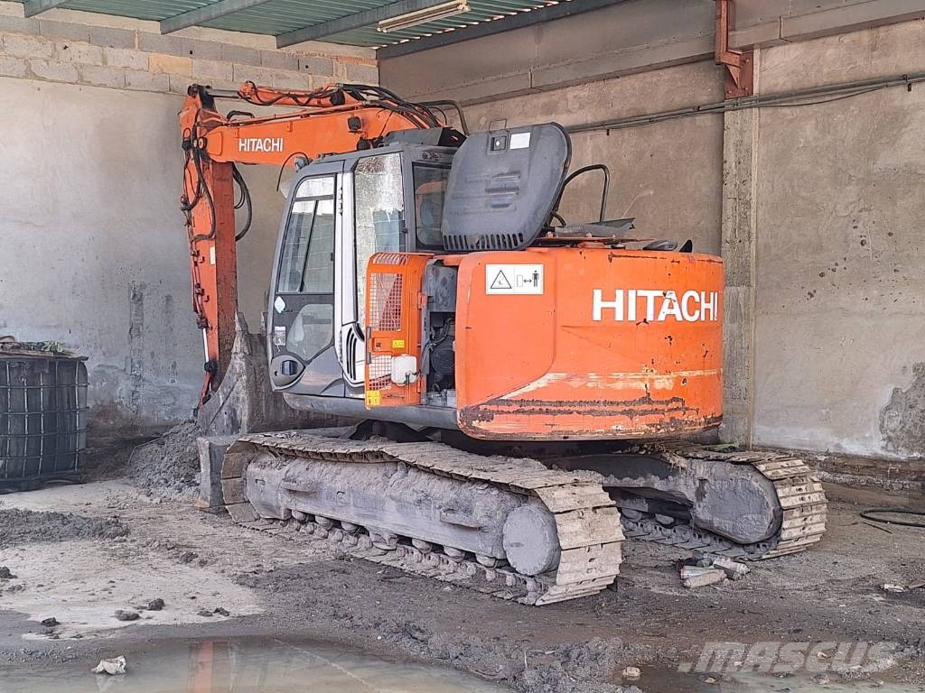 Hitachi ZX 135 US-3 حفارات زحافة