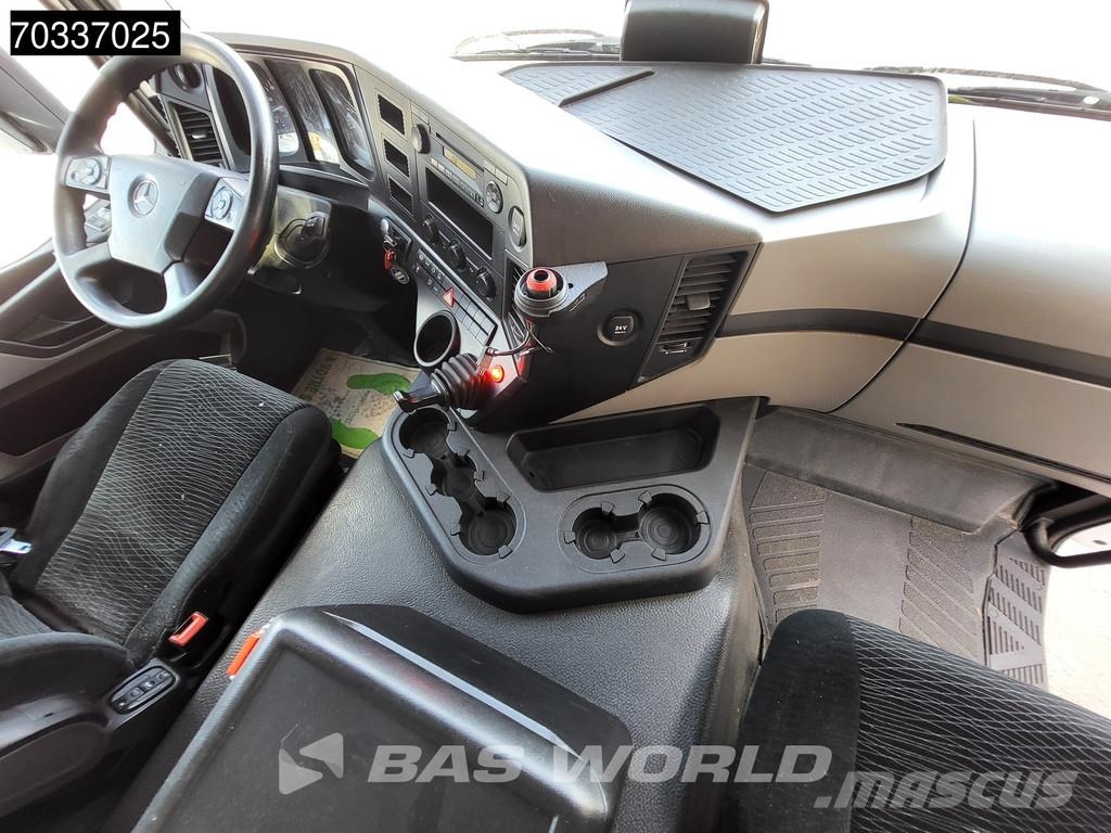 Mercedes-Benz Antos 2124 4X2 2t Tailgate 6-Cylinder Automatic Eu Box body trucks
