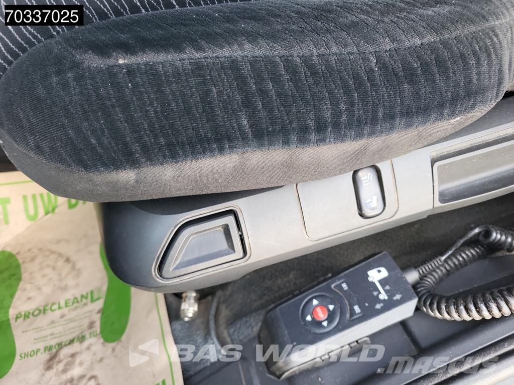 Mercedes-Benz Antos 2124 4X2 2t Tailgate 6-Cylinder Automatic Eu Box body trucks