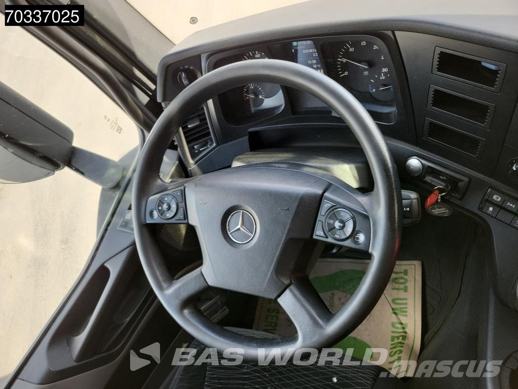 Mercedes-Benz Antos 2124 4X2 2t Tailgate 6-Cylinder Automatic Eu Box body trucks