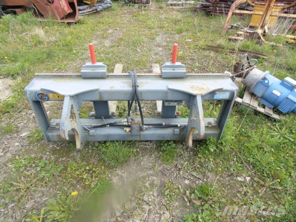 Gafflar Volvo L30-35 bredd 1500 längd 1600 Građevinarske viljuške