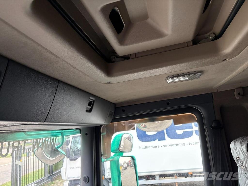 Scania P 280 + DHOLLANDIA LOADLIFT 2500 KG + BOX L= 8.37 Kofferaufbau
