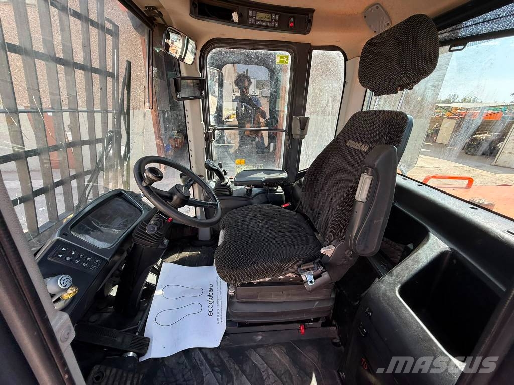 Doosan DL 200-5 Naudoti ratiniai krautuvai