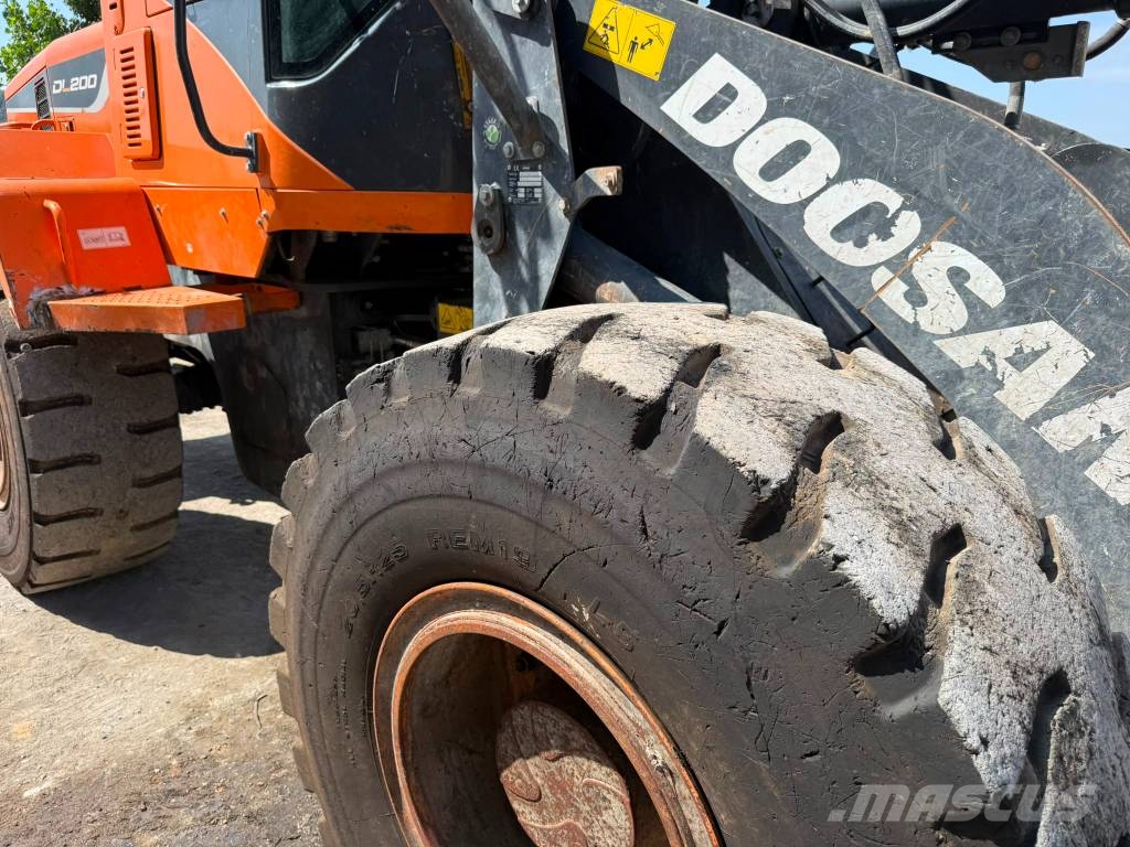 Doosan DL 200-5 Naudoti ratiniai krautuvai